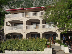 Гостиница Apartments Bella di Mare  Котор